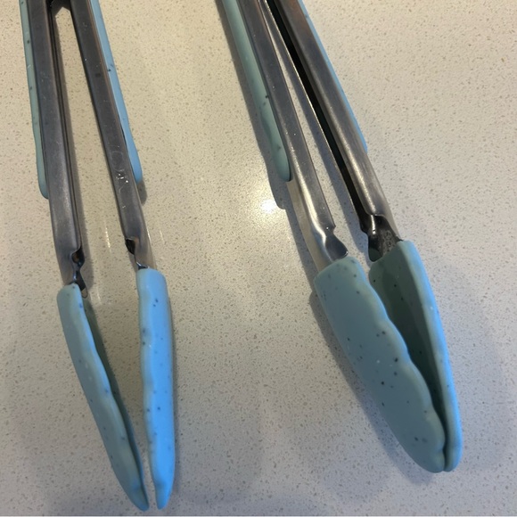 Set of 2 - Kitchen Tongs - Picture 3 of 5